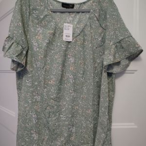 Suzanne Betro (NWT) Signature Series Ladies Blouse